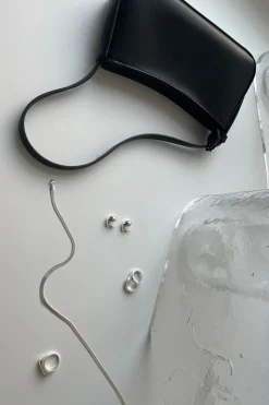 MINIMAL SHOULDER BAG