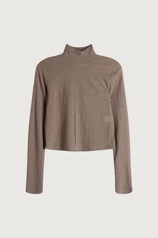 MOCKNECK TOP WITH SEAM DETAILS