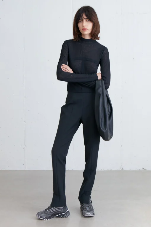 MOCKNECK TOP WITH SEAM DETAILS