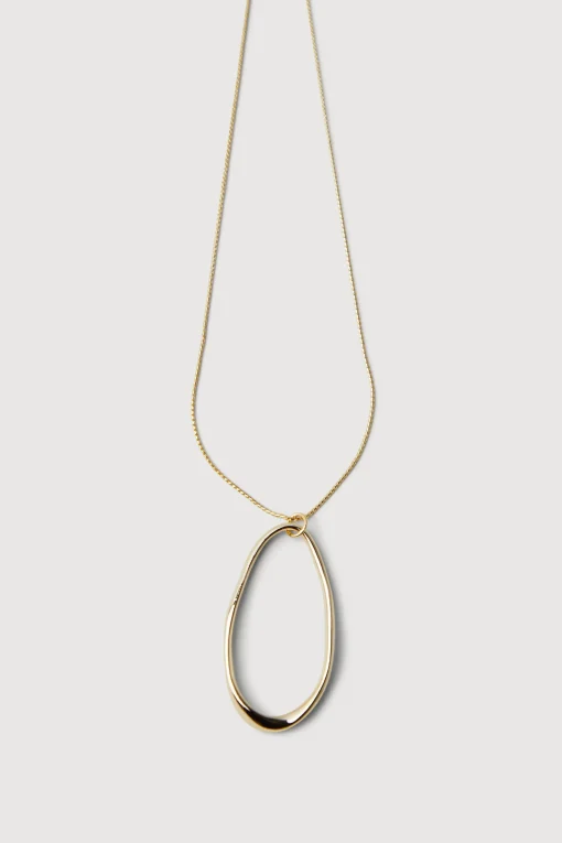 NECKLACE WITH LARGE PENDANT