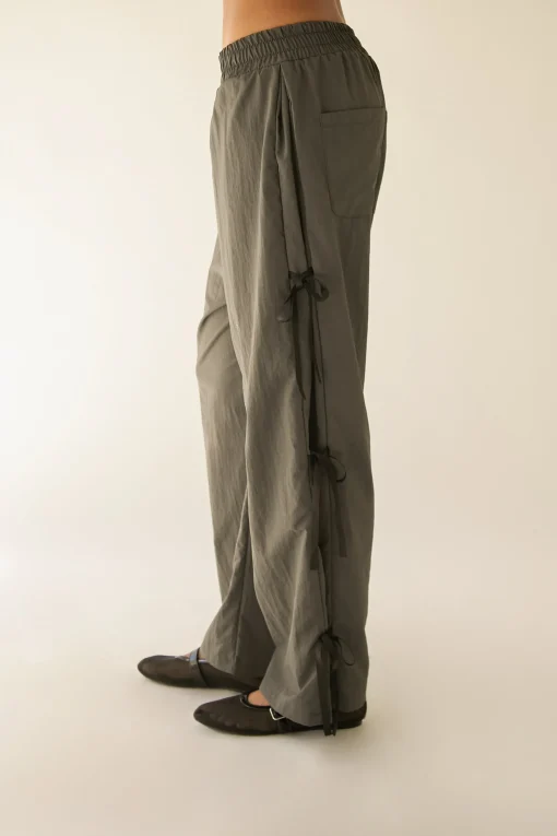NYLON PANTS WITH BOWS