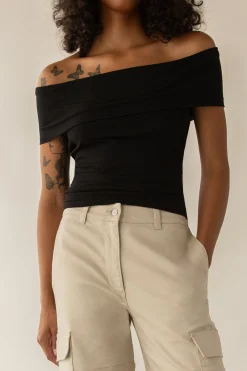 OFF SHOULDER KNIT TOP
