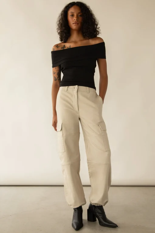 OFF SHOULDER KNIT TOP