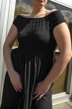 OFF THE SHOULDER CRINKLED MIDI TIERED DRESS