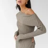 OFF THE SHOULDER LONG SLEEVE TOP