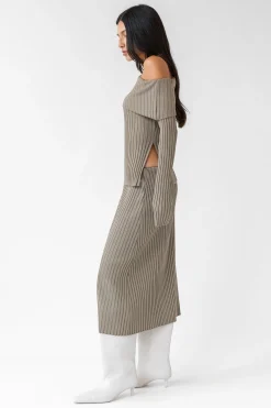 OFF THE SHOULDER LONG SLEEVE TOP