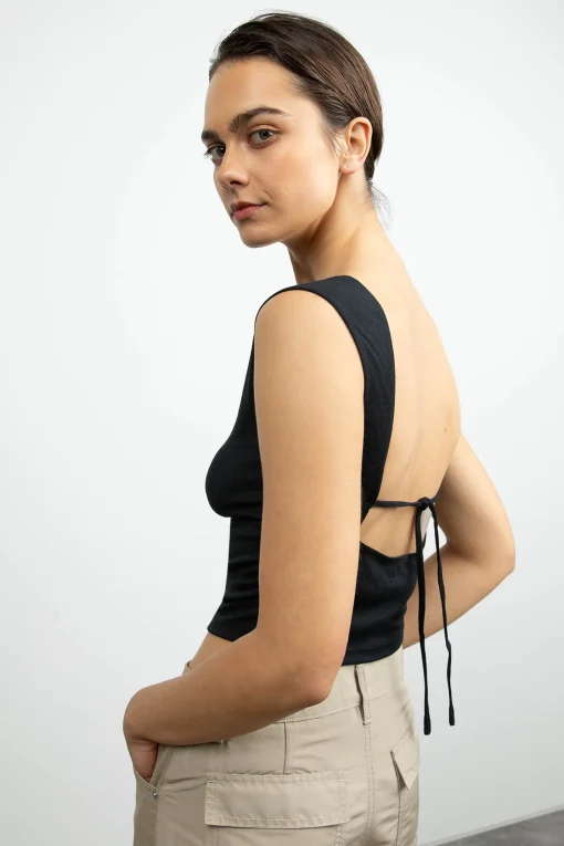 OPEN BACK KNIT TOP