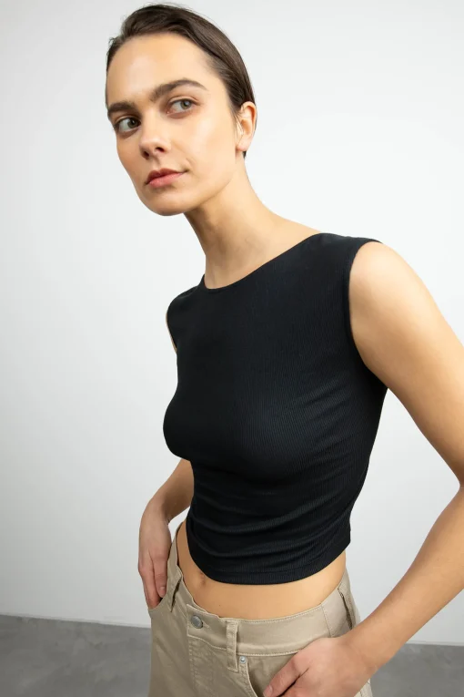 OPEN BACK KNIT TOP