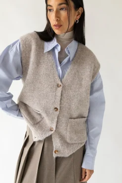 OVERSIZED BUTTON FRONT SWEATER VEST