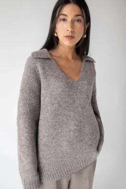 OVERSIZED COLLARED V-NECK SWEATER