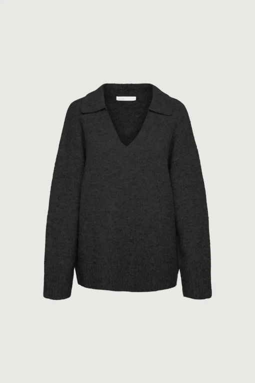 OVERSIZED COLLARED V-NECK SWEATER