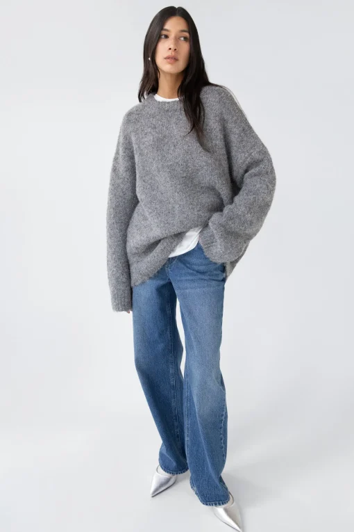 OVERSIZED CREWNECK SWEATER