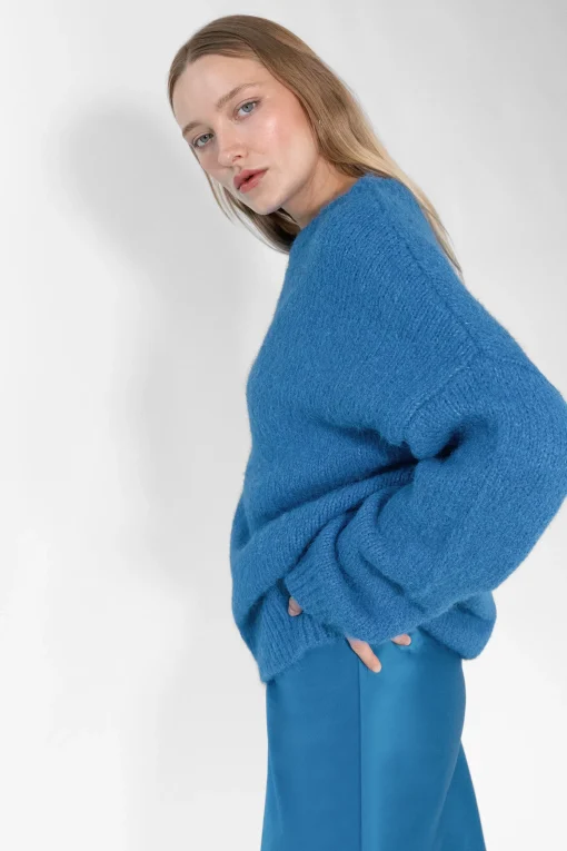 OVERSIZED CREWNECK SWEATER