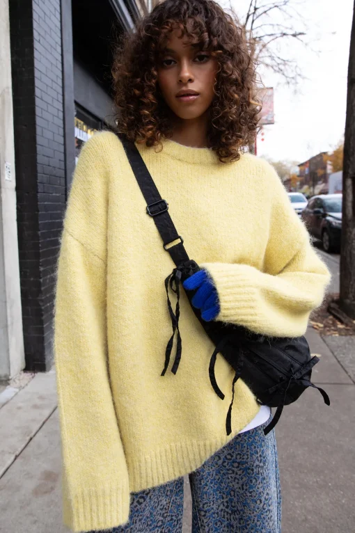 OVERSIZED CREWNECK SWEATER
