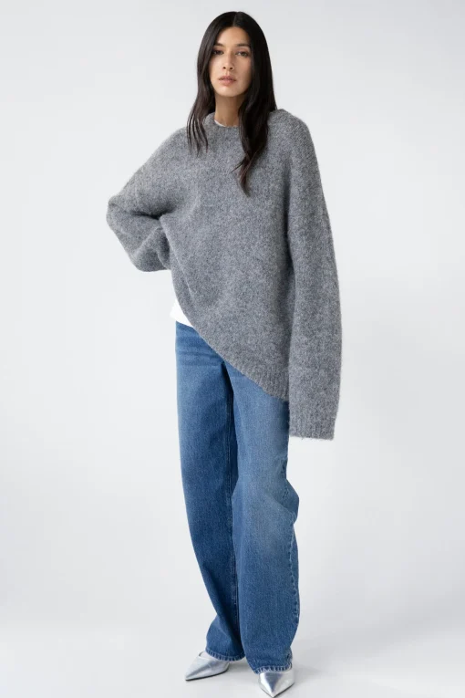 OVERSIZED CREWNECK SWEATER