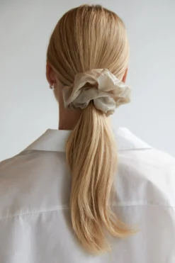 OVERSIZED HAIR SCRUNCHIE