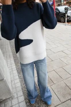 OVERSIZED INTARSIA KNIT SWEATER