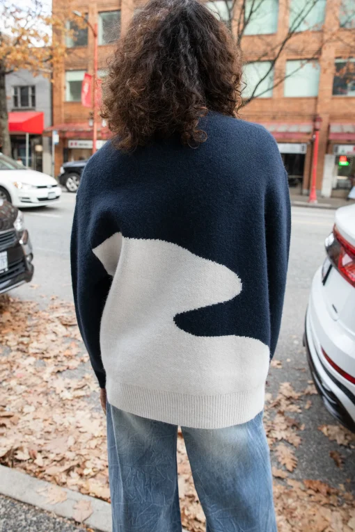 OVERSIZED INTARSIA KNIT SWEATER