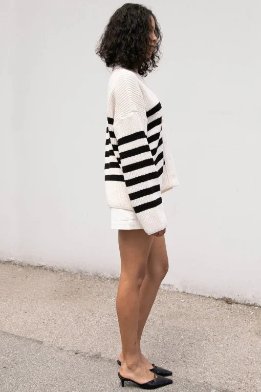 OVERSIZED STRIPED CARDIGAN