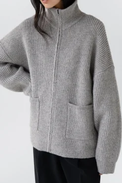 OVERSIZED ZIP-UP CARDIGAN