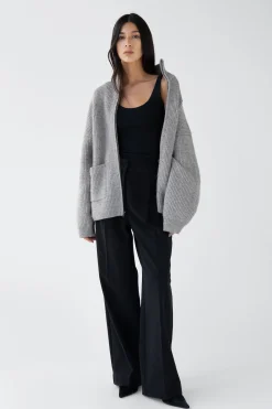 OVERSIZED ZIP-UP CARDIGAN