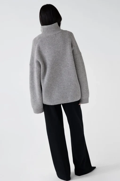 OVERSIZED ZIP-UP CARDIGAN