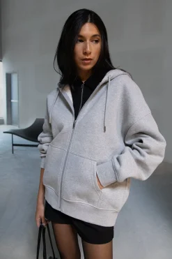 OVERSIZED ZIP-UP HOODIE