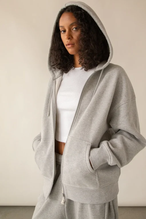 OVERSIZED ZIP-UP HOODIE