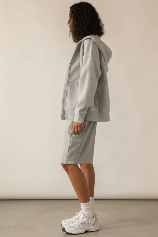 OVERSIZED ZIP-UP HOODIE