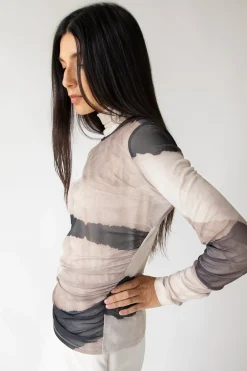 PATTERNED MESH LONG SLEEVE TOP