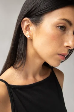 PEARL AND BAR EARRING