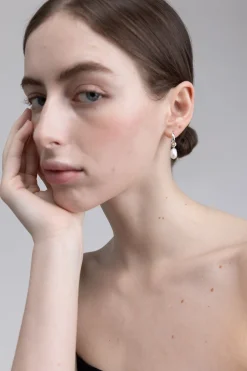 PEARL DROP EARRING
