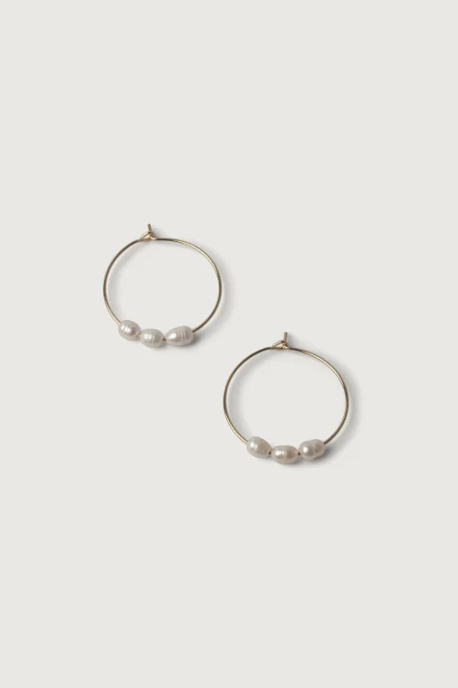 PEARL HOOP EARRING