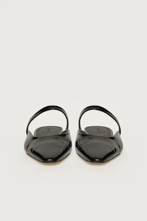 POINTED TOE FLAT