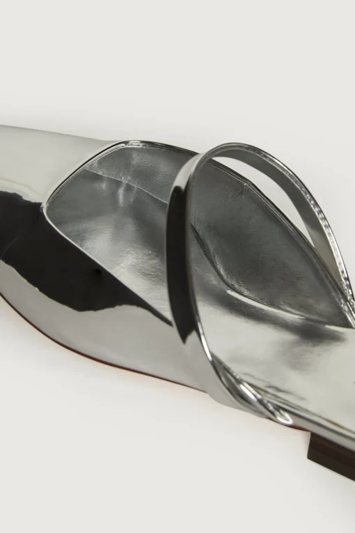POINTED TOE FLAT
