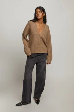 POINTED TOE FLAT
