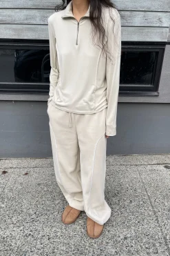 QUARTER ZIP SLEEVE TOP