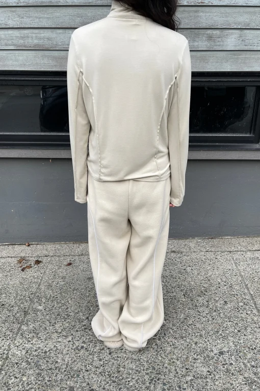 QUARTER ZIP SLEEVE TOP
