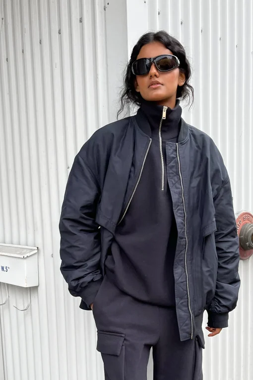 QUARTER ZIP SWEATSHIRT
