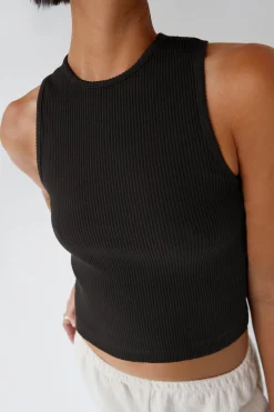 RACERBACK CROPPED TANK