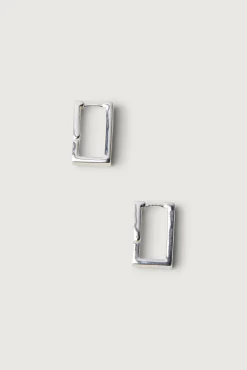 RECTANGULAR HOOP EARRING