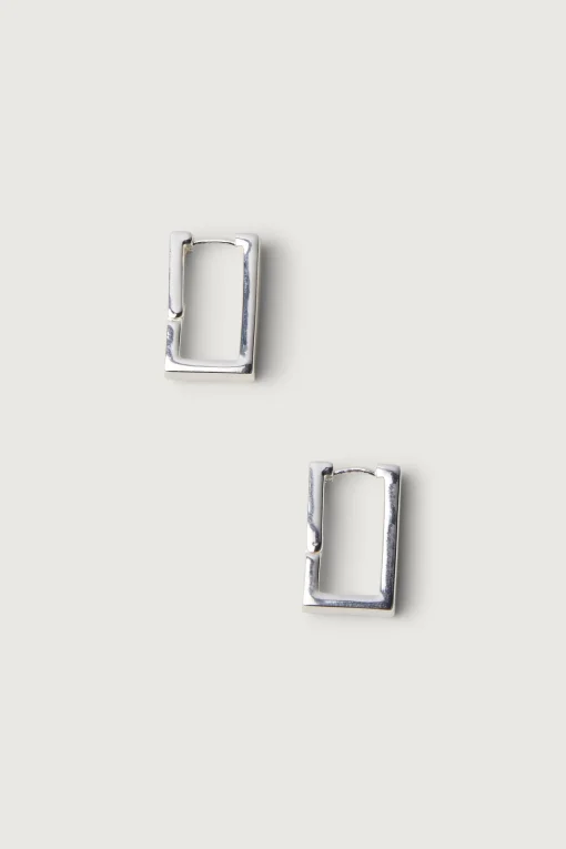RECTANGULAR HOOP EARRING