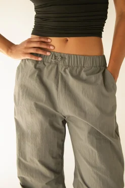 RECYCLED NYLON PARACHUTE PANT