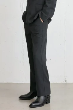 RELAXED FIT SUITING TROUSER