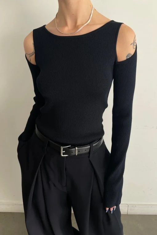 RIBBED SHOULDER CUTOUT SWEATER