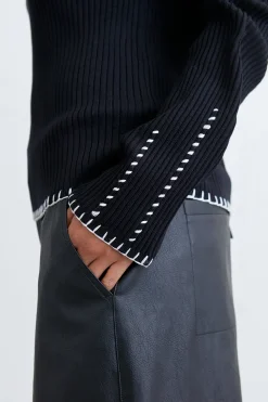 RIBBED SWEATER WITH CONTRAST STITCHING