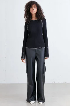RIBBED SWEATER WITH CONTRAST STITCHING
