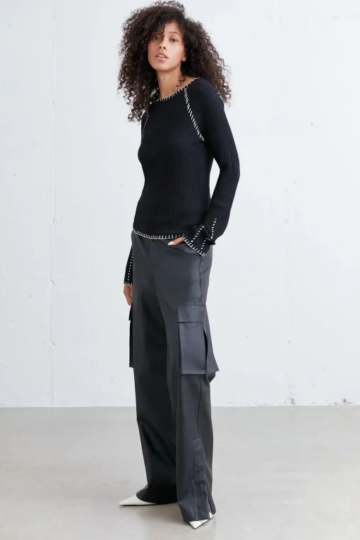 RIBBED SWEATER WITH CONTRAST STITCHING