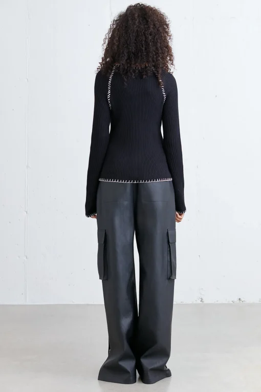 RIBBED SWEATER WITH CONTRAST STITCHING