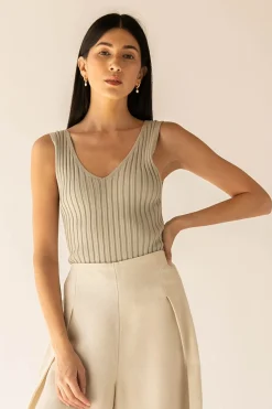 RIB-KNIT V-NECK TANK